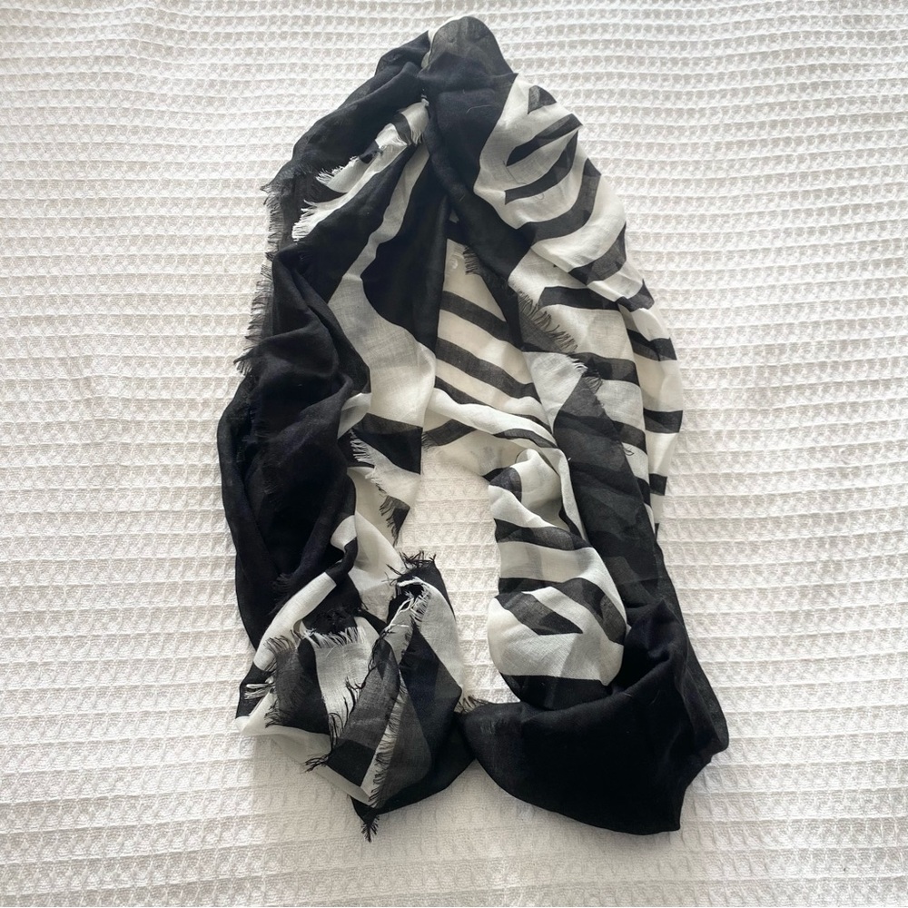 Mossimo Supply Co. Black and White Scarf